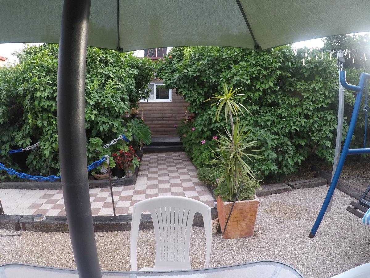 Asbn Magic Garden Villa Acra Exterior foto